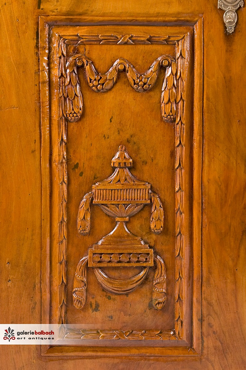 Antike Möbel aus Linde